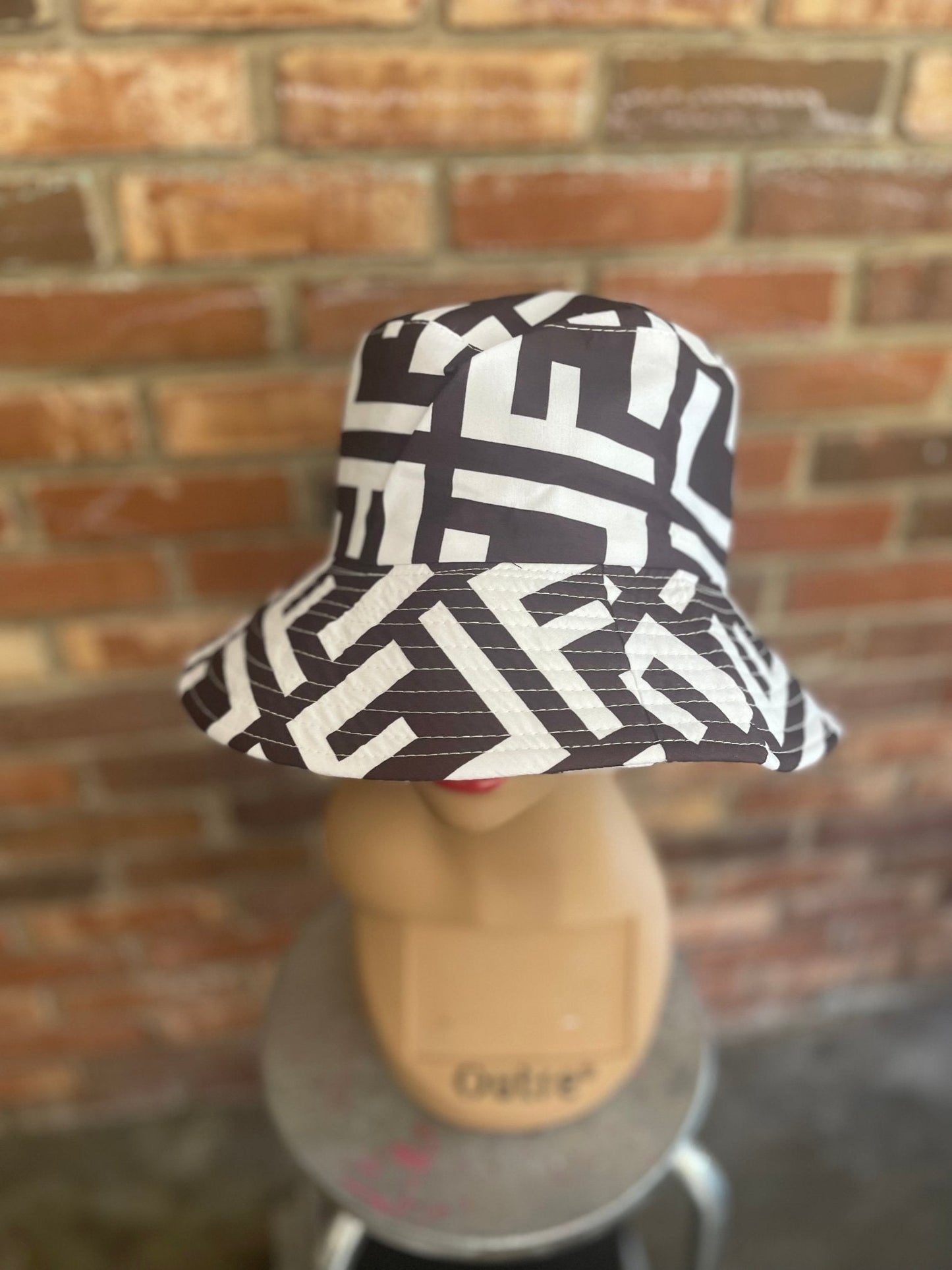 Black/White Bucket Hat - Rosmarray Collections, LLC.
