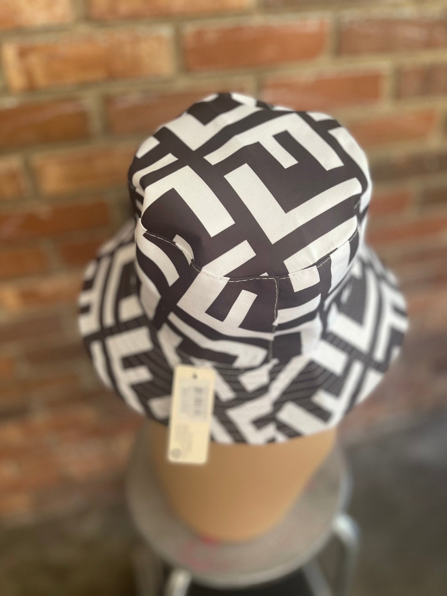 Black/White Bucket Hat - Rosmarray Collections, LLC.