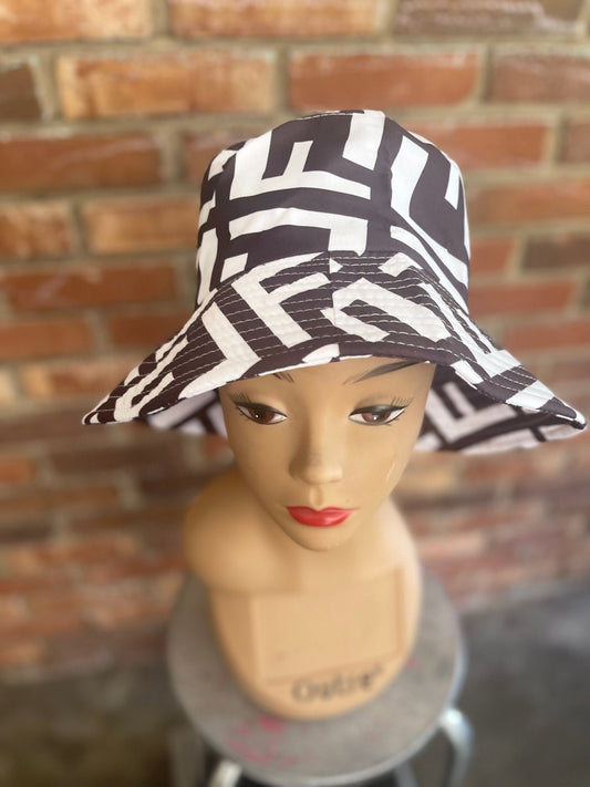 Black/White Bucket Hat - Rosmarray Collections, LLC.