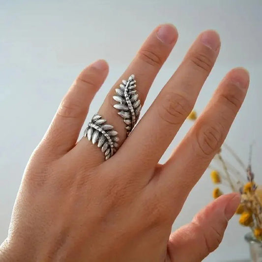 Vintage Style Leaf Opening Finger Ring - Rosmarray Collections, LLC.